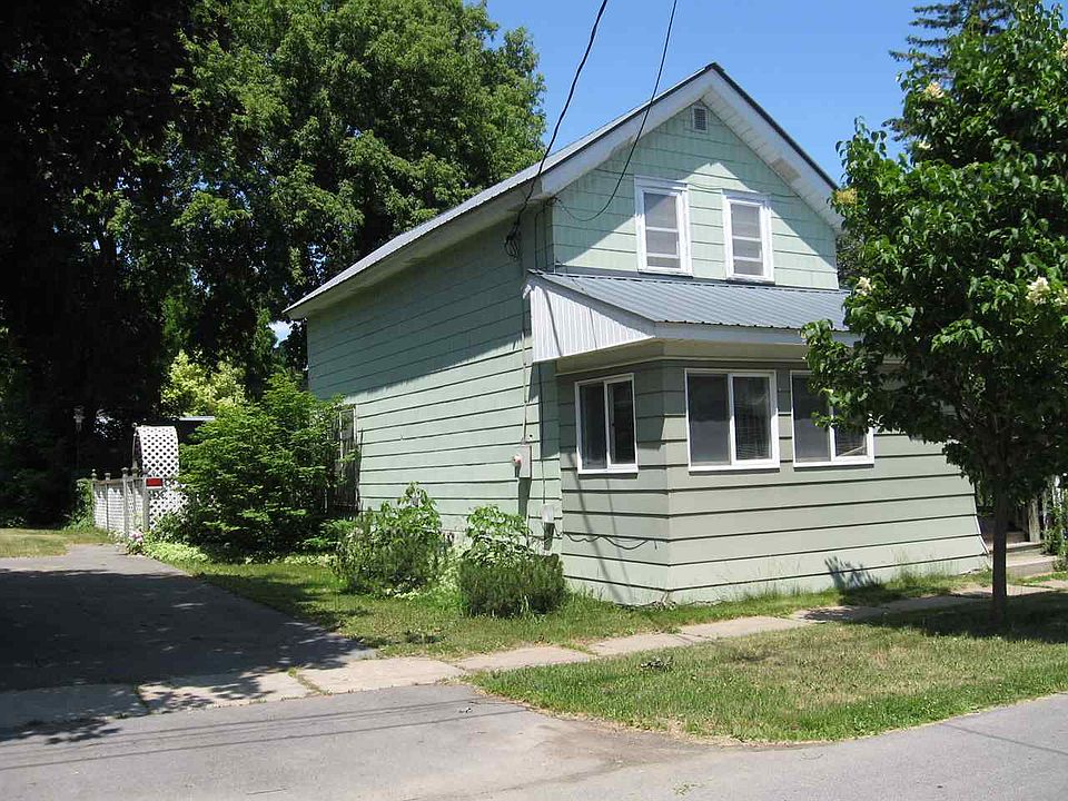 1st image of 409 Oak St