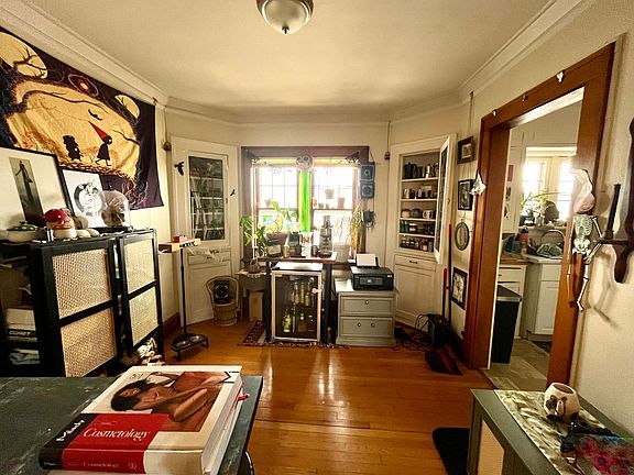4th image of 1800-1808 E Olive St #9