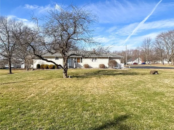 1394 Shannon Rd, Girard, OH 44420