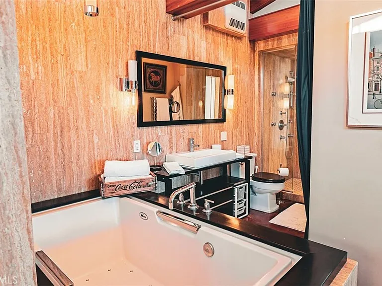 5327 Marina Pacifica Dr #KEY19 — Photo 15