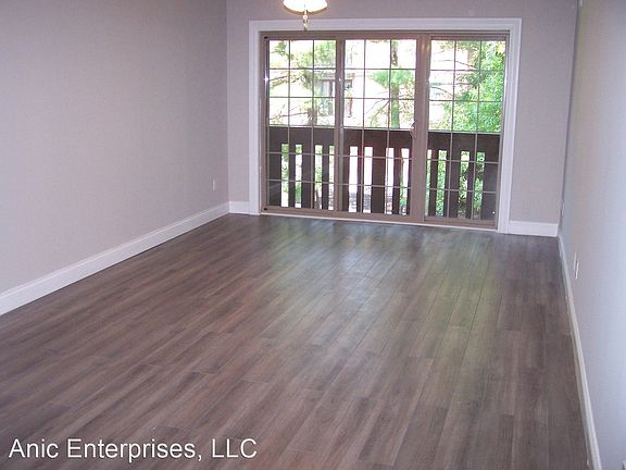 5th image of 449 W Jefferson Ave