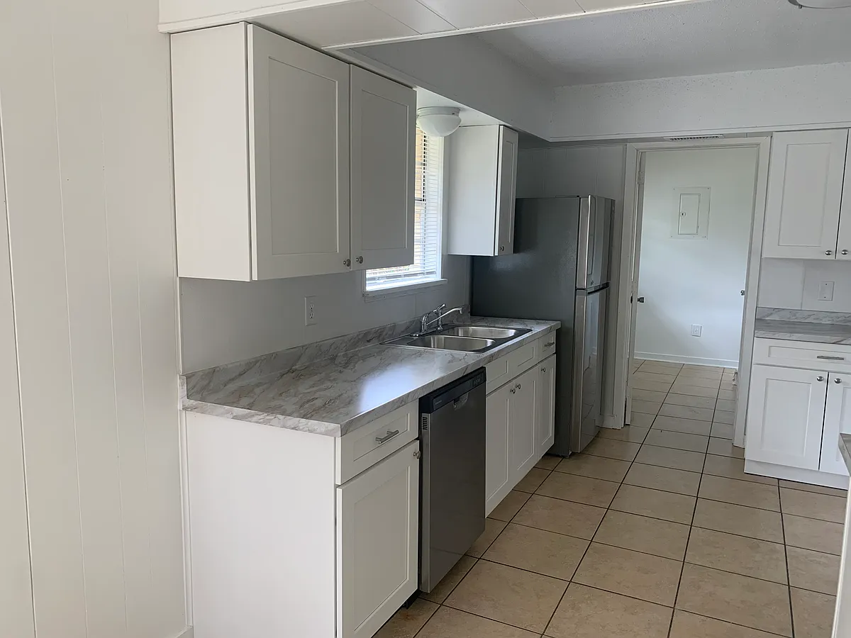 Kitchen New Cabinets and all new appliance - 2505 Shady Ln