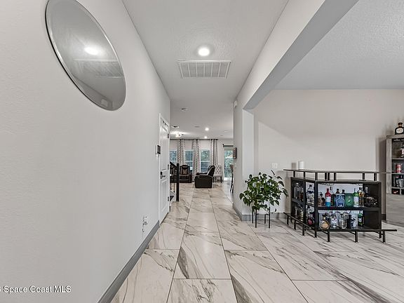 4th image of 1260 Bristol Oaks Way