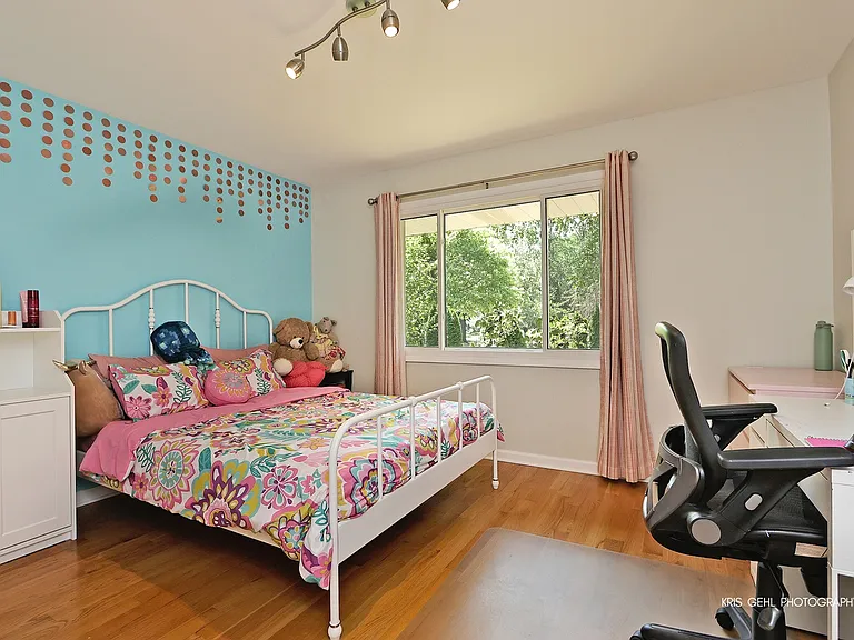 605 W Gilbert Rd — Photo 19