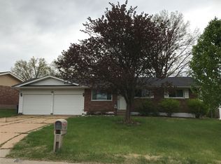 635 Ivygate Dr, Saint Louis, MO 63129