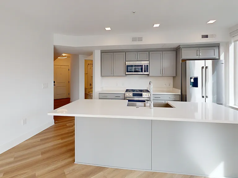 Large island - Quartz countertop