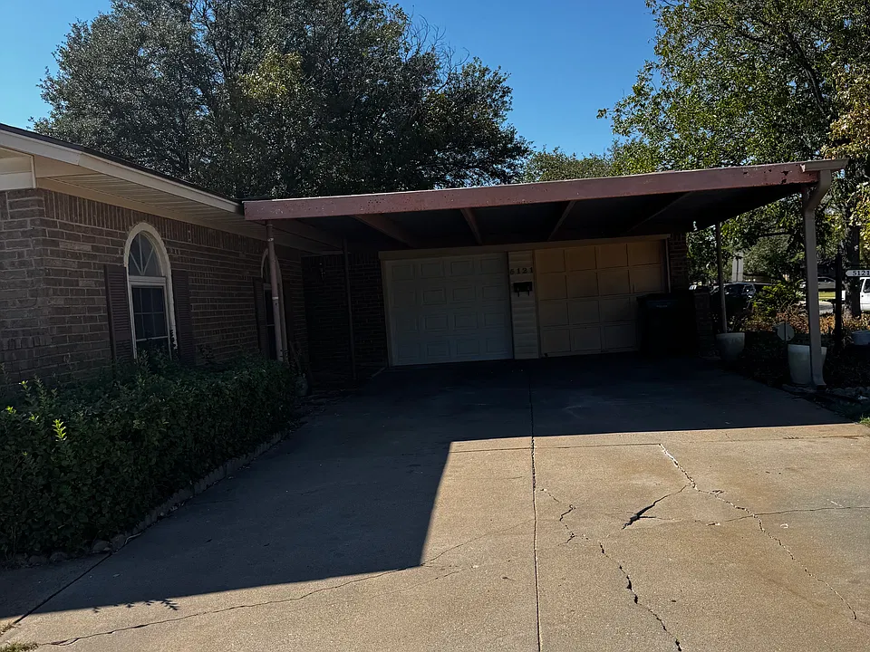 5121 Tower Dr