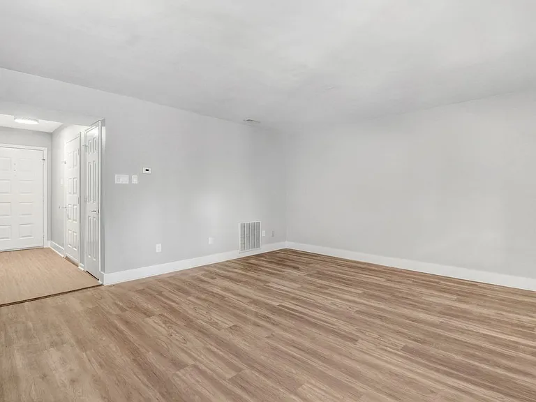 1904 Stephens St — Photo 9
