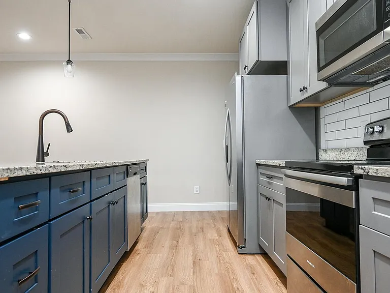1737 Arbor Hills Dr SE — Photo 3