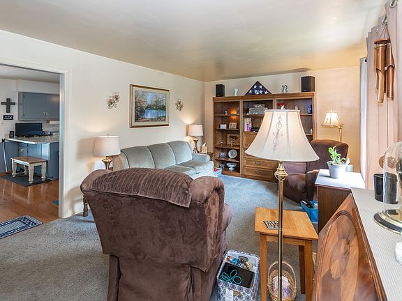 4th image of 1304 Malvina Ave