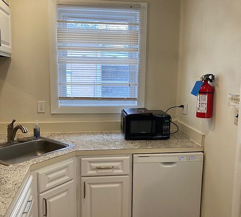 3rd image of 119 Lawnside Ave Floor 1