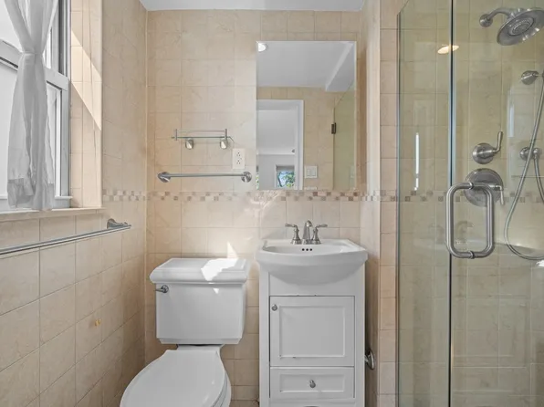 4525 Henry Hudson Parkway West image 15 of 22