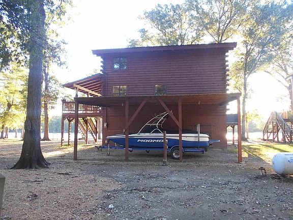 3rd image of 3 Boat Club Ln
