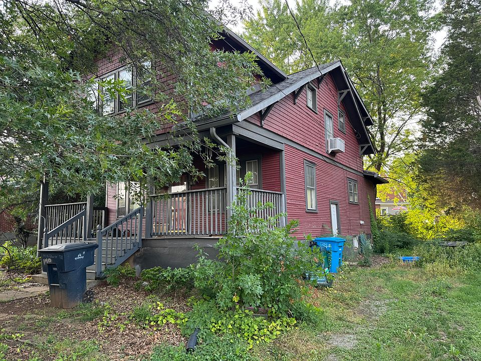 1st image of 140 Wildhurst Ave NE