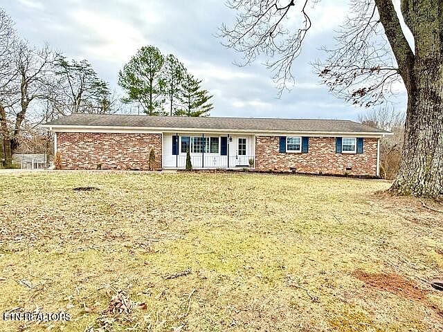 1st image of 2734 Greenway Dr