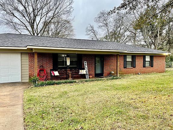 2nd image of 1026 E Fm 323
