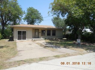 1306 W Dyer St, Breckenridge, TX 76424