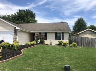 1060 Stones Throw Ln, Sevierville, TN 37876