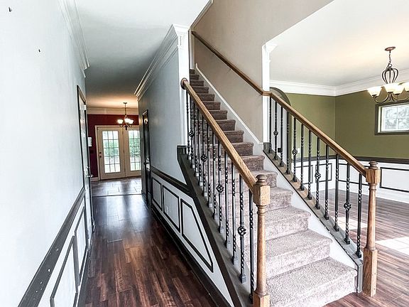 3rd image of 117 NE Arbor Cir