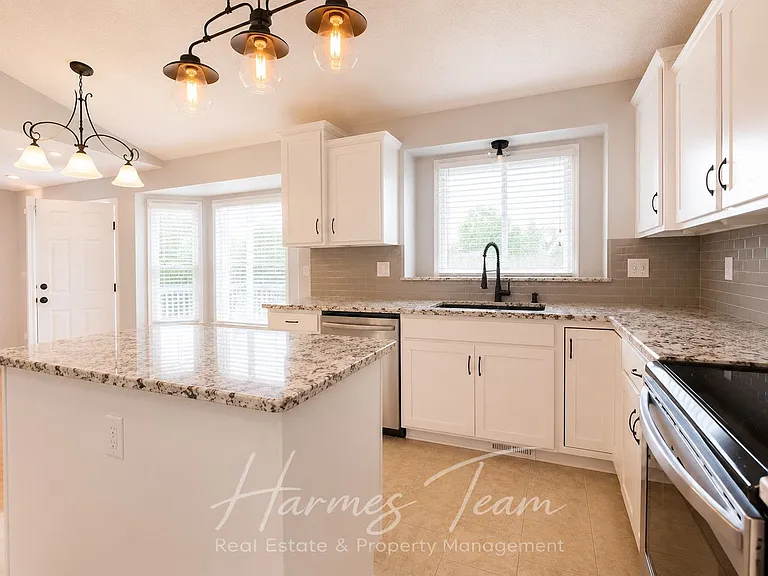 5960 Grapevine Dr — Photo 14