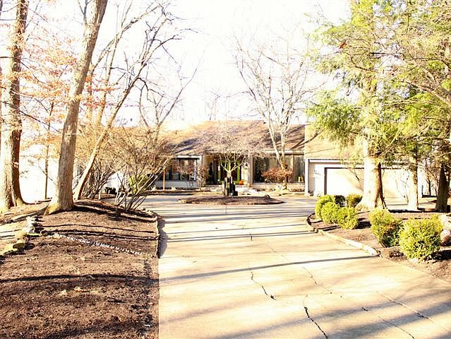 1st image of 130 Dogwood Ln