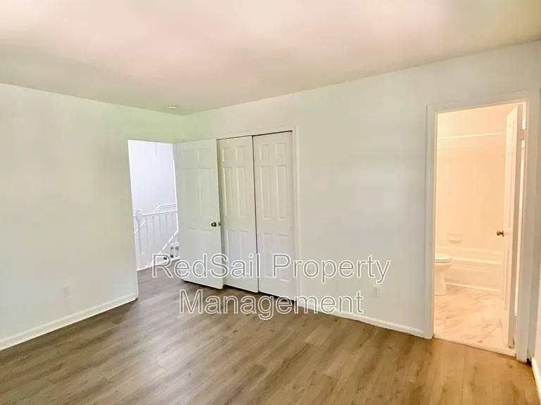 416 Hustings Ln #F — Photo 15