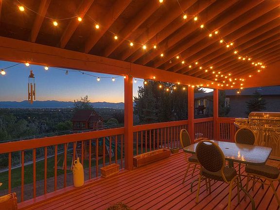 West Facing Deck- Willow Crk