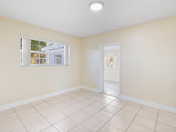 4th image of 1851 NE 159th St