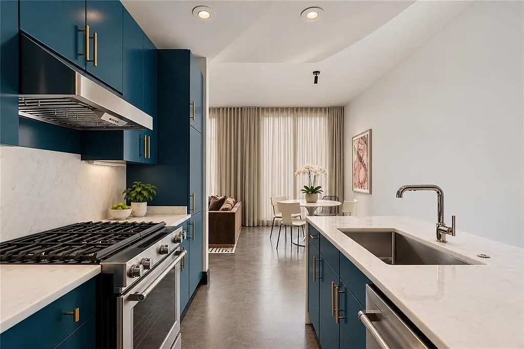 2 bed, 2.0 bath, $5,950 — Photo 4