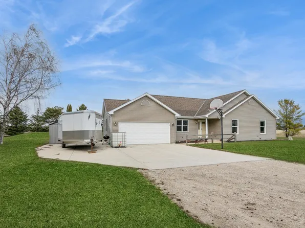 N8425 Meadowlark Rd, Sheboygan, WI 53083