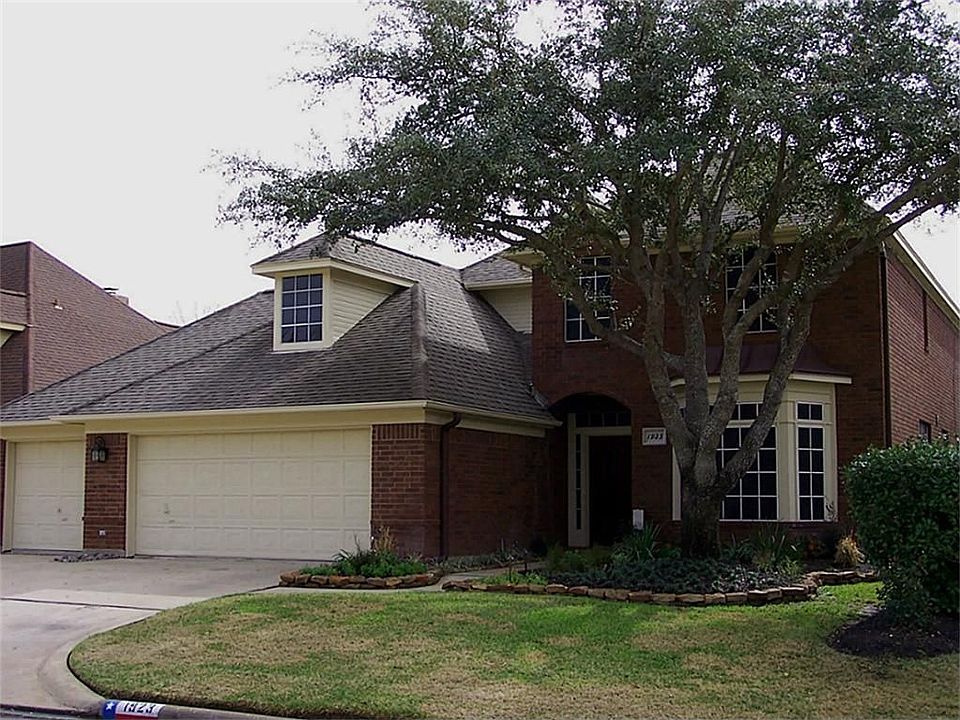 1st image of 1923 Greens Blvd