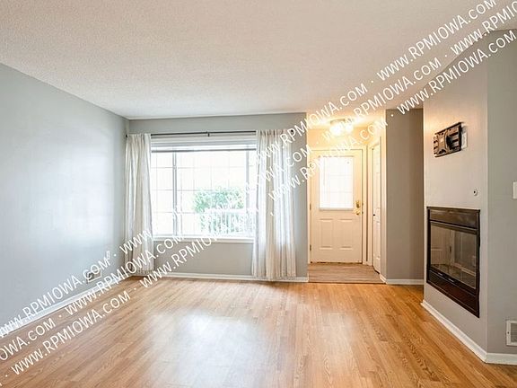 4th image of 4408 104th St APT 6