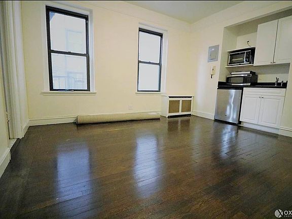 2nd image of 22 W 77th St #2/8