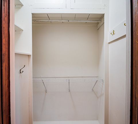 3rd image of 9029 Elevado St