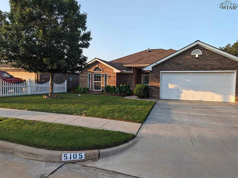 5105 Carlene Dr — Photo 1