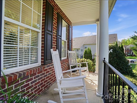 3rd image of 6712 Old Persimmon Dr