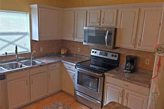 2402 Knightsbridge Blvd — Photo 35