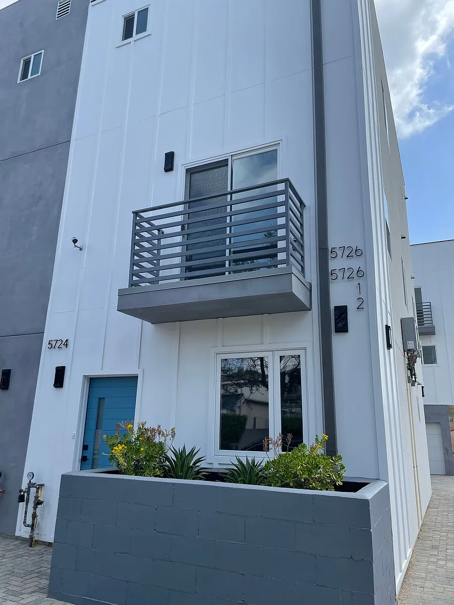 Building Photo - 5726 Case Ave