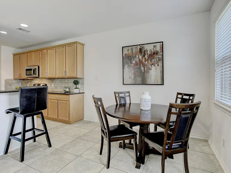 6423 Calgary Woods Ln — Photo 11