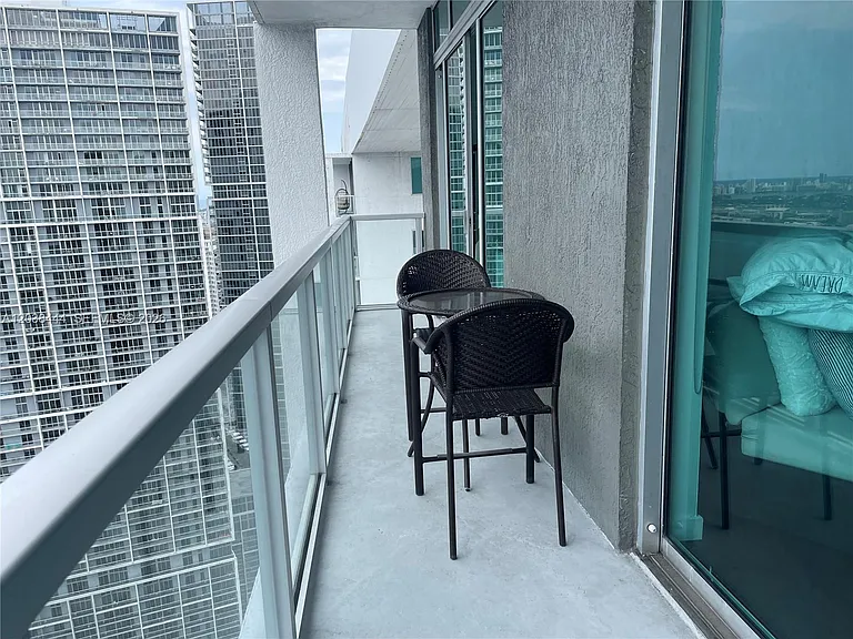 55 SE 6th St #Penthouse 4307 — Photo 5