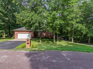 235 That Place Rd, Clever, MO 65631