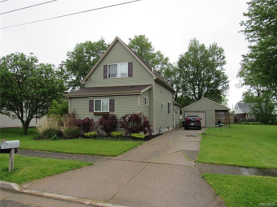 1st image of 26 Iroquois Ave