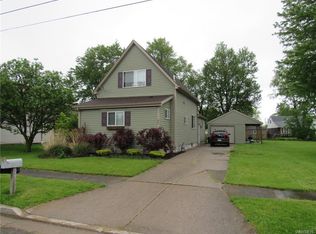 26 Iroquois Ave, Lancaster, NY 14086