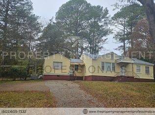 2871 Fairhill Dr, Jackson, MS 39212