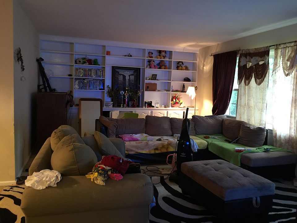 2nd image of 106 Patrick St SW
