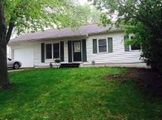 2916 Stratford Ln SW, Cedar Rapids, IA 52404