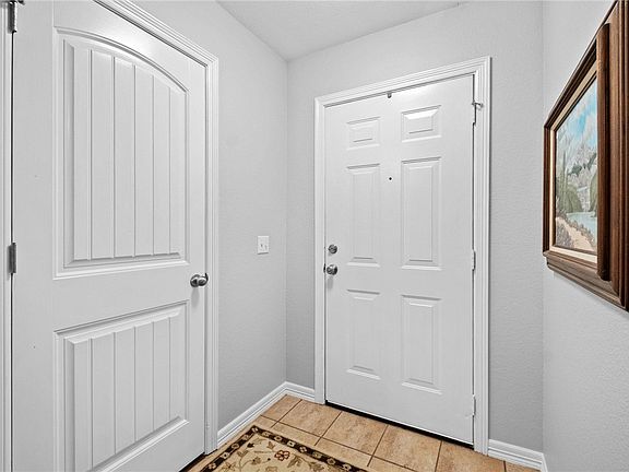 4th image of 908 Saint James Ct