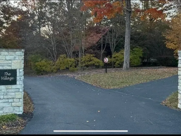 18 The Village Dr, Nancy, KY 42544