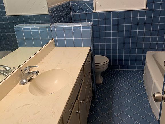 5th image of 1205 E 14th St