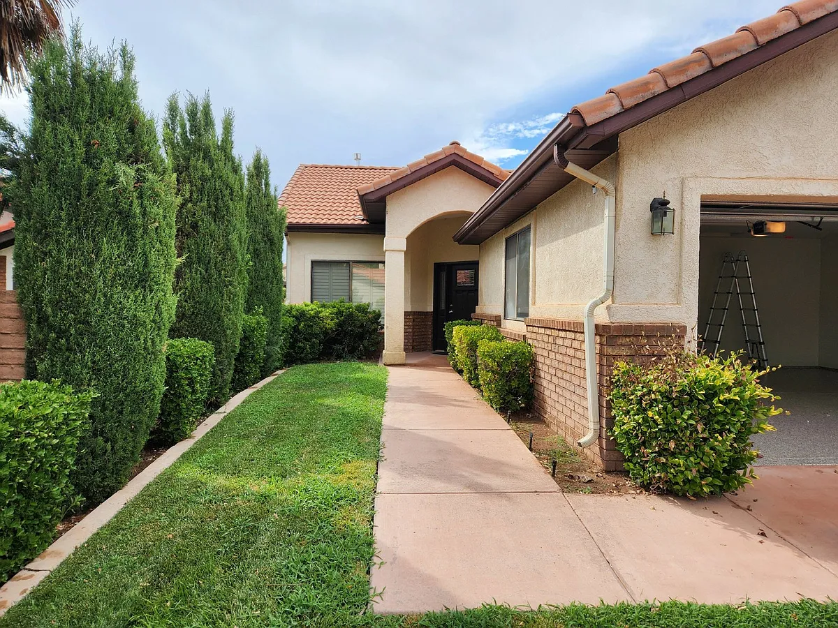Building Photo - 545 S Valley View Dr #6